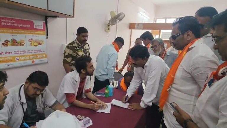 धुळ्यातील हिरे महाविद्यालय बनले मृत्यूचा सापळा, शिवसेना उबाठाचा आरोप…