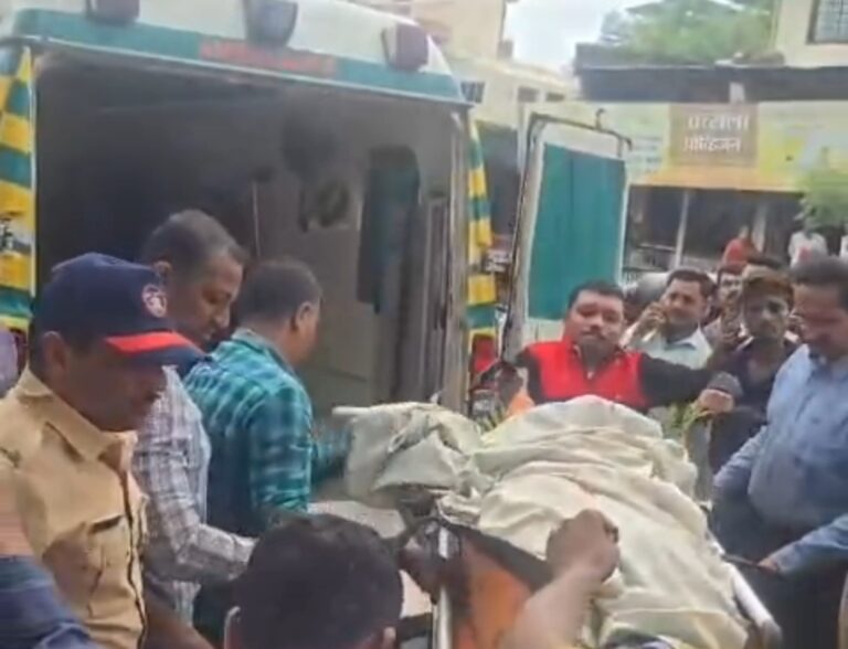 धुळ्यातील देवपुरात भीषण अपघात: एसटी बसच्या चाकाखाली चिरडून वृद्धाचा मृत्यू, चालक ताब्यात