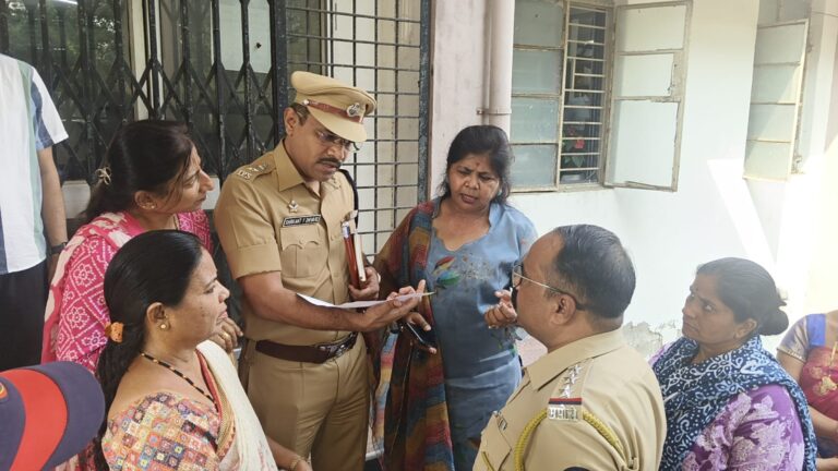 धुळ्यात शाळकरी मुलीची छेडछाड; इंदिरा महिला मंडळाचा पोलिस अधीक्षकांना खडा सवाल