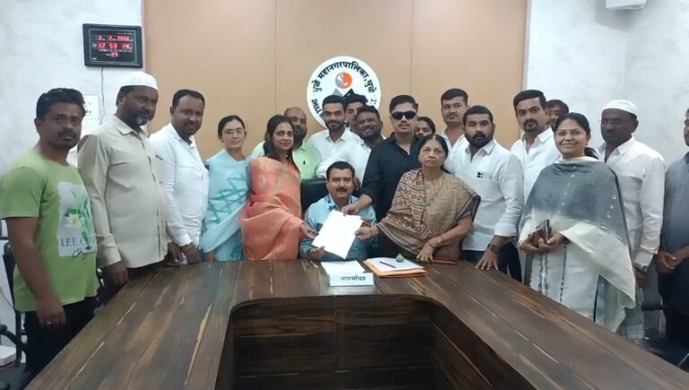 धुळे महापालिकेत शिंदे गट–अजित पवार गट एकत्र; महापौर-उपमहापौरपदासाठी अर्ज दाखल