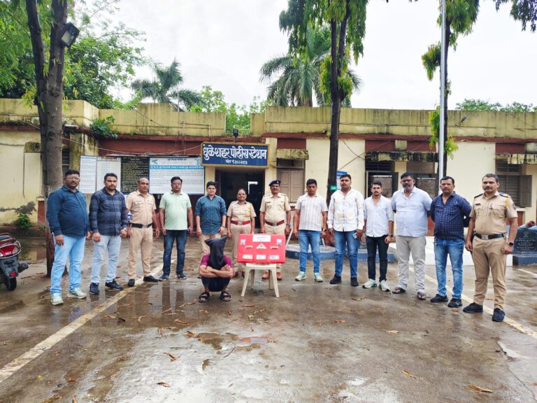 धुळ्यात मंदिरातील चोरीचा अवघ्या काही तासांत छडा; पाठलाग करून आरोपीला रंगेहात अटक